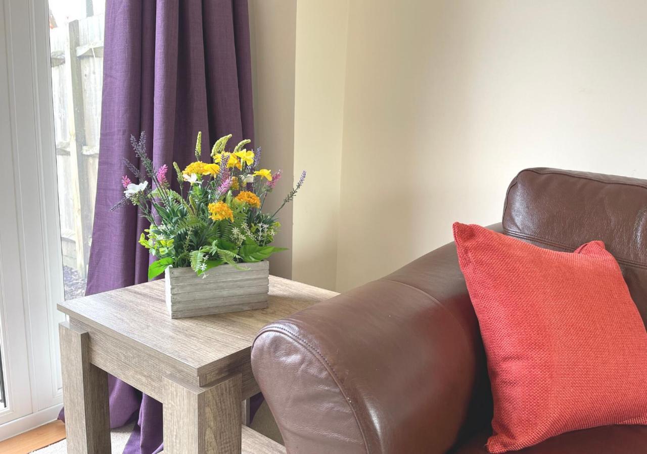 Ashford Holiday Home Sleeps 6 Free Parking Wifiアシュフォード エクステリア 写真