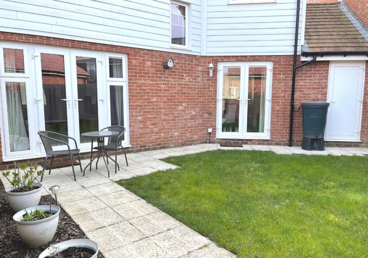 Ashford Holiday Home Sleeps 6 Free Parking Wifiアシュフォード エクステリア 写真