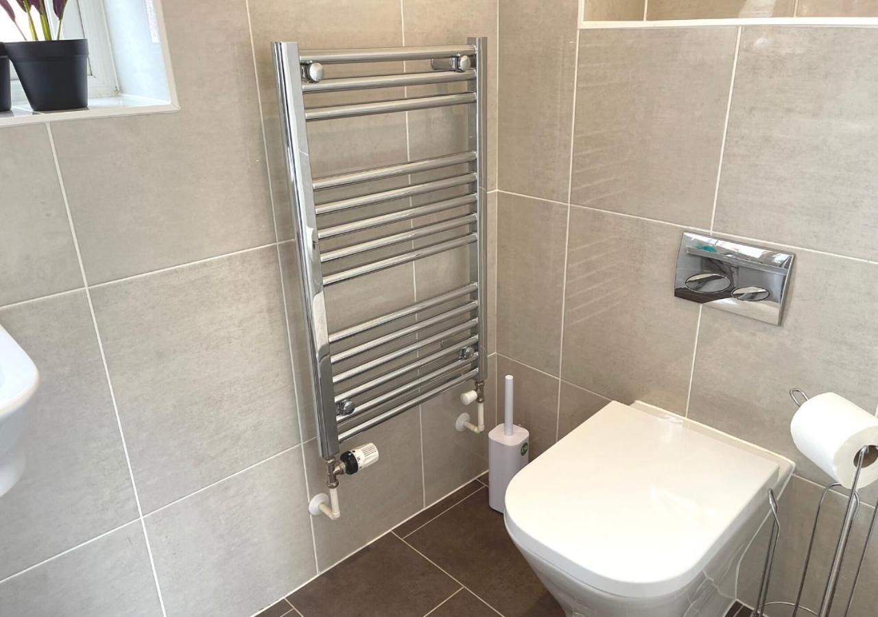 Ashford Holiday Home Sleeps 6 Free Parking Wifiアシュフォード エクステリア 写真