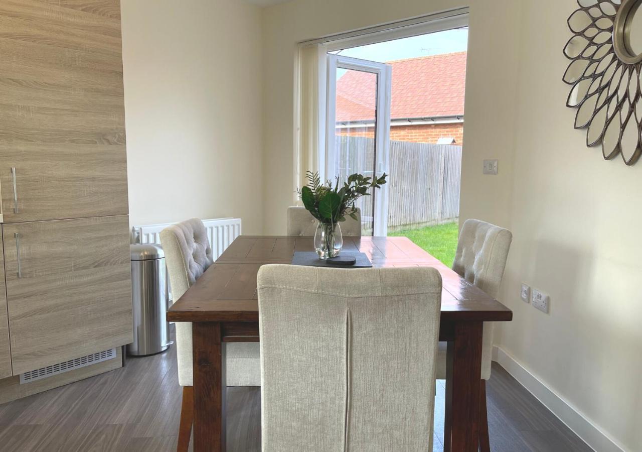 Ashford Holiday Home Sleeps 6 Free Parking Wifiアシュフォード エクステリア 写真