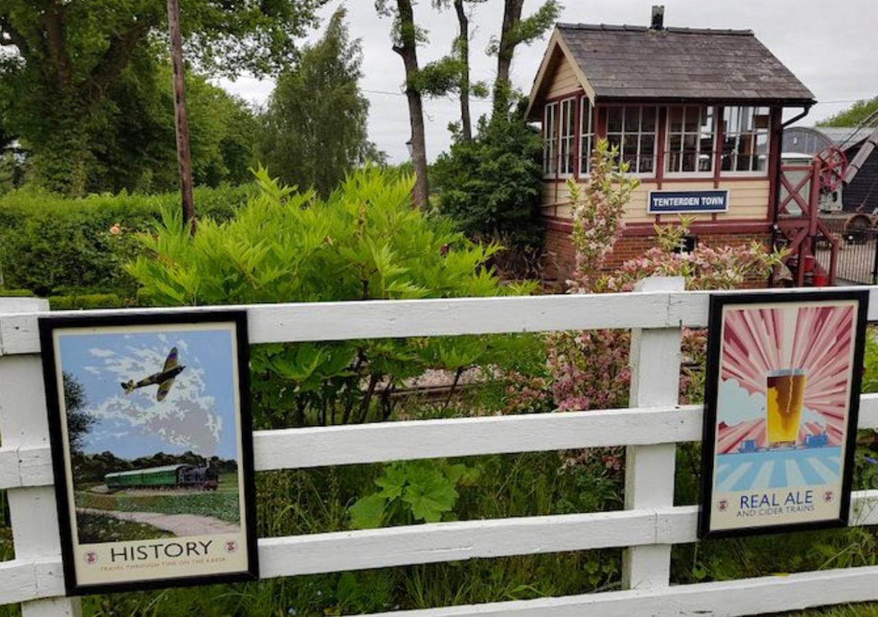 Ashford Holiday Home Sleeps 6 Free Parking Wifiアシュフォード エクステリア 写真