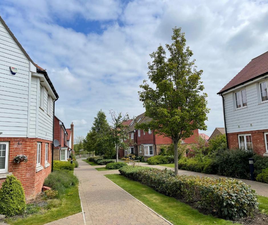 Ashford Holiday Home Sleeps 6 Free Parking Wifiアシュフォード エクステリア 写真